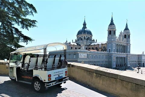 Tour of Castizo Madrid with a private guide in a yellow Tuk-Tuk