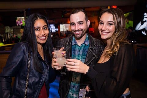 Drink-, Mingle- und Dance-Club-Tour
