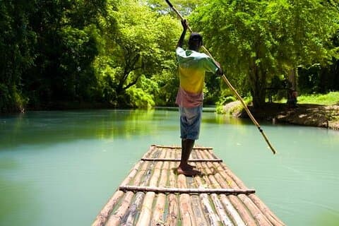 Martha Brae Bamboo Rafting Experience från Montego Bay