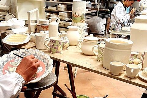 Privétour naar het laboratorium voor artistieke keramiek in Toscane