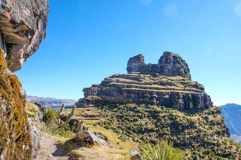 Excursão privada a Waqrapukara saindo de Cusco