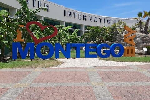 Privat lufthavnstransport til Negril Hotels
