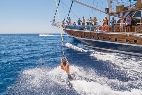Snorkletur til Ras Mohamed & The White Island ombord på Luxury Yacht