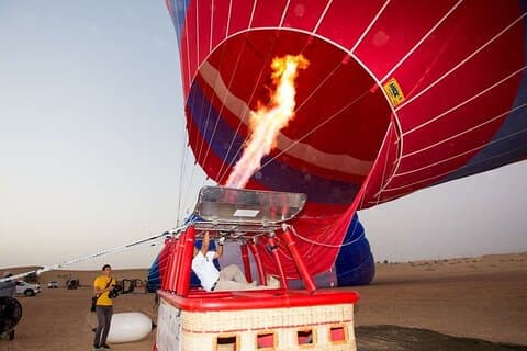 Enjoy Beautiful Views Of The Desert Of Dubai By Hot Air Balloon