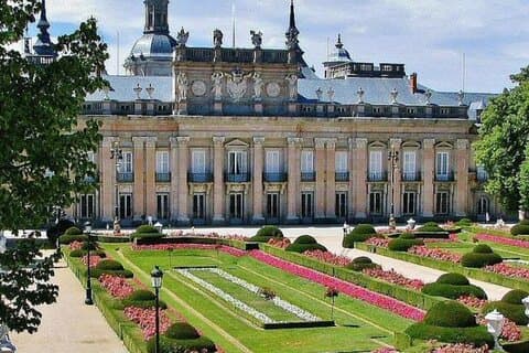 Visita guiada privada con entrada a La Granja y Fabrica de Vidrio