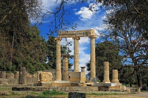 Private local tour of the archaeological site and museum of Olympia