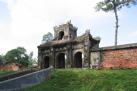 Hue: Thuy Bieu Village Cycling Half-day Tour