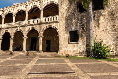 Visite de la ville de Saint-Domingue avec prise en charge à Bayahibe