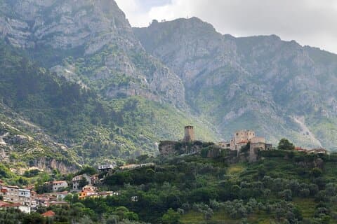 Kruja, slott och gamla basaren Guidad tur från Durres