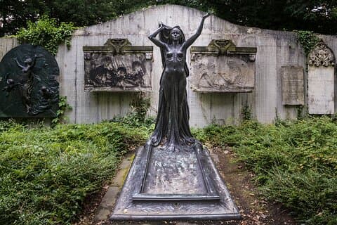 Corpses, Leprosy, Lucifer 75-minute Tour at the Old Cemetery