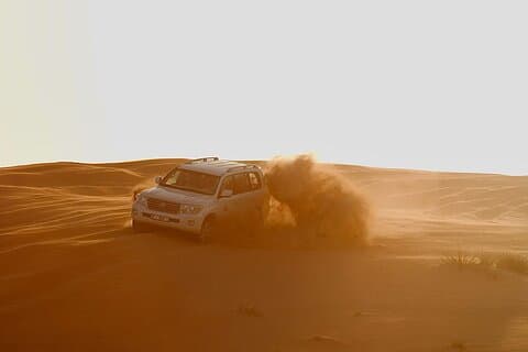 Off-Road Desert Adventure & BBQ middag fra Abu Dhabi