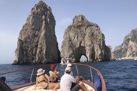 Full-Day Private Capri Cruise fra Sorrento
