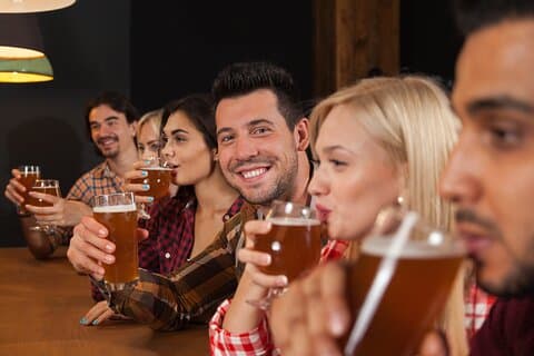 Privéwandeling door lokale pubs en traditioneel Tsjechisch diner