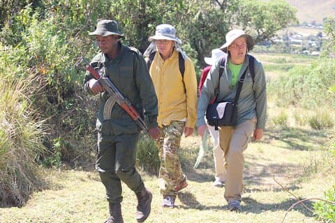 Safari privé de 7 jours en Tanzanie avec marche au coucher du soleil sur le bord du cratère et Maasai