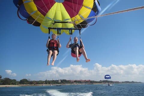 Nusa Dua Marine Parasailing Adventure et Banana Boat avec prise en charge à l'hôtel
