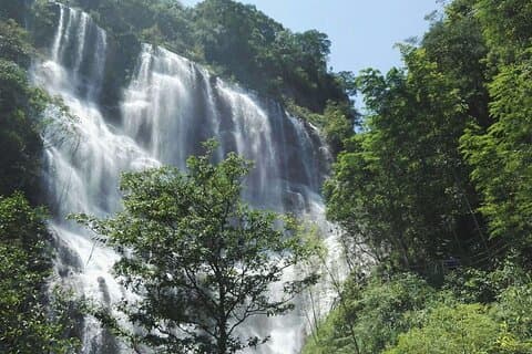 Tour privado de un día a la cascada Qianlonggou y la aldea Xitou desde Guangzhou