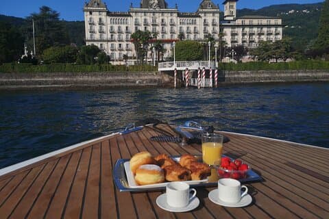 Een ontspannende ochtendcruise op het Lago Maggiore met een persoonlijke gids