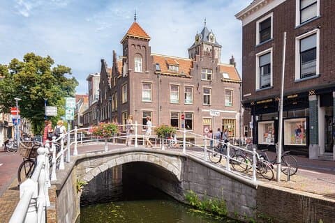 Anmeldelse af Delft Quest: The Blue Pottery Mystery of Old Delft