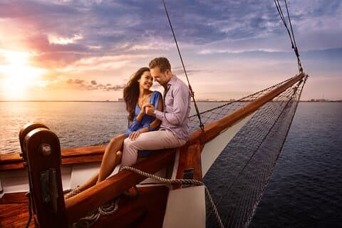 Romantische Sunset Dinner Cruise in Cancún mit Open Bar