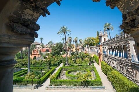 Exclusief Alcazar met ontbijt of koffie in de tuin