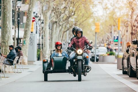 サイドカーバイクで行くバルセロナプライベートツアー