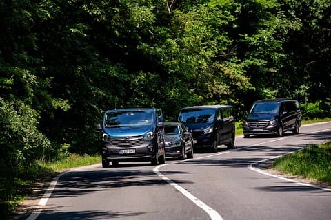 Transporte privado do Aeroporto de Bucareste em minivan até 8 pessoas