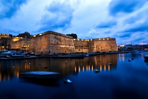 Excursão noturna em Malta com motorista particular