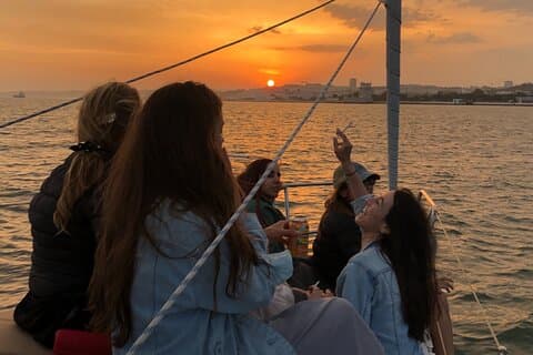 Solnedgångssegeltur i Lissabon