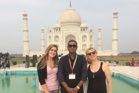 Kolonibyer og tur i Indien i Den Gyldne Trekant