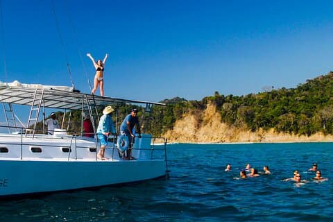 Charter privado de dia inteiro para Playa Fantasia no catamarã Sealounge