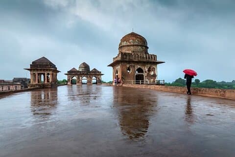 3-Day Jyotirlinga Temples and Mandu City Private Guided Tour