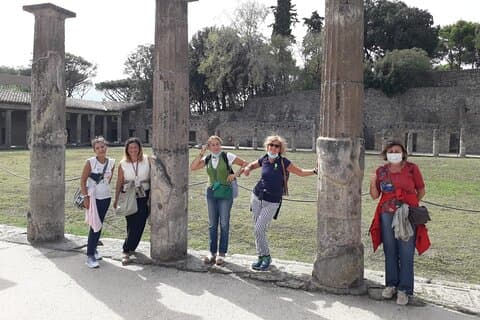 Explore Pompeii & Stabiae – Small-Group Classic Ford Transit Tour