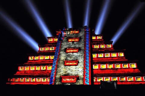 Tour Chichen Itza "Noches de Kukulkan" + Cenote & Hubiku de Cancún