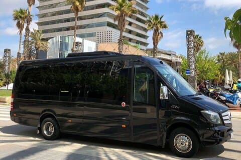Barcelona bytur privat 4 timer (fra 2 til 16 passasjerer)