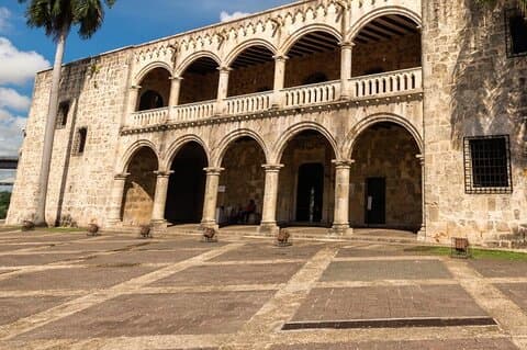Tour de día completo a Santo Domingo con recogida en Punta Cana