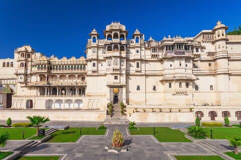 Bezoek Udaipur in privéauto met gidsservice