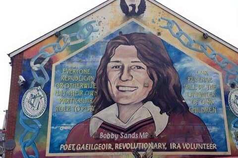 Visite privée d'histoire politique et de peintures murales Belfast