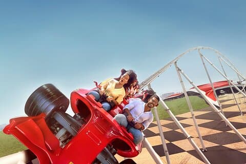 Full Day Ferrari World Tour met privétransfers vanuit Dubai
