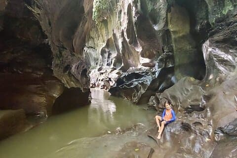 Trekking fluvial privado no Hidden Canyon Beji em Bali com embarque no hotel