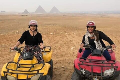 Tour Privado Pirâmides de Gizé, Esfinge, Passeio de Camelo, Almoço, Quad bike e Bazar