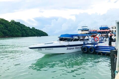 Speedbåd Transfer Phi Phi Tonsai til Phuket med afleveringsservice