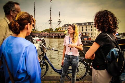 Amsterdam Small-Group sykkel tur med valgfri kanal cruise