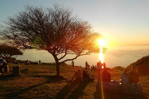Excursão de ônibus ao pôr do sol de verão na Cidade do Cabo
