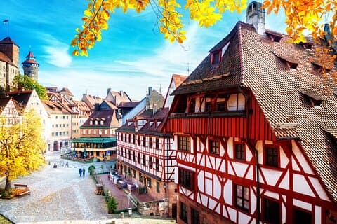 Viagem de um dia a Munique de trem para o centro histórico de Nuremberg com guia