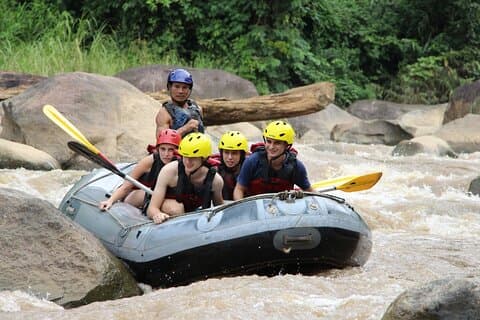 Chiang Mai Rafting i Mae Taeng River med Thai Buffet