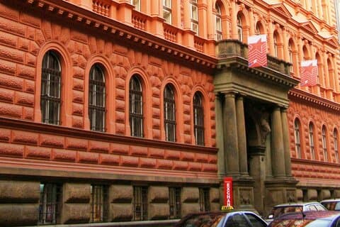 Wars und Totalität Geschichte Tour in Prag