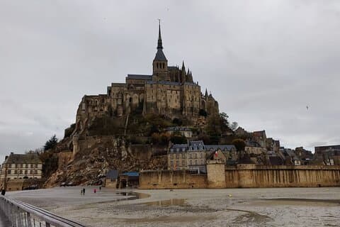 Mont Saint Michel Private VIP Tour met champagne uit Parijs