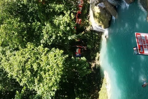 Excursión de un día a Blue Hole con entrada y visita guiada desde Montego Bay