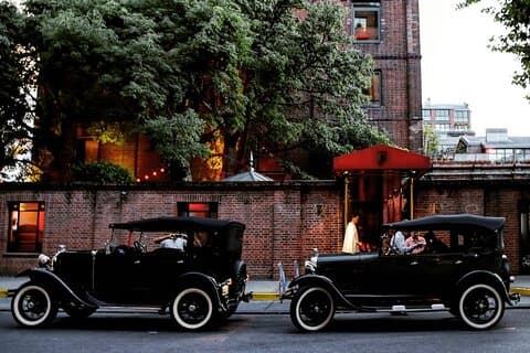 Buenos Aires Tour in einem luxuriösen Oldtimer mit Abendessen und Show in Rojo Tango