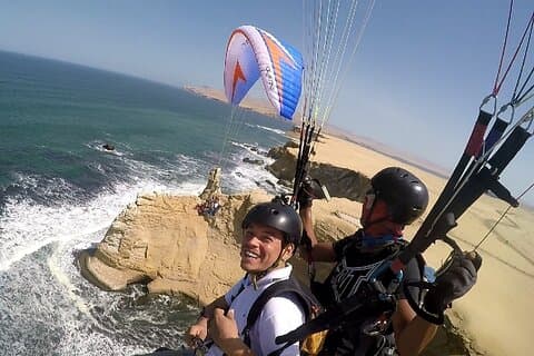 Paragliding Paracas National Reservation